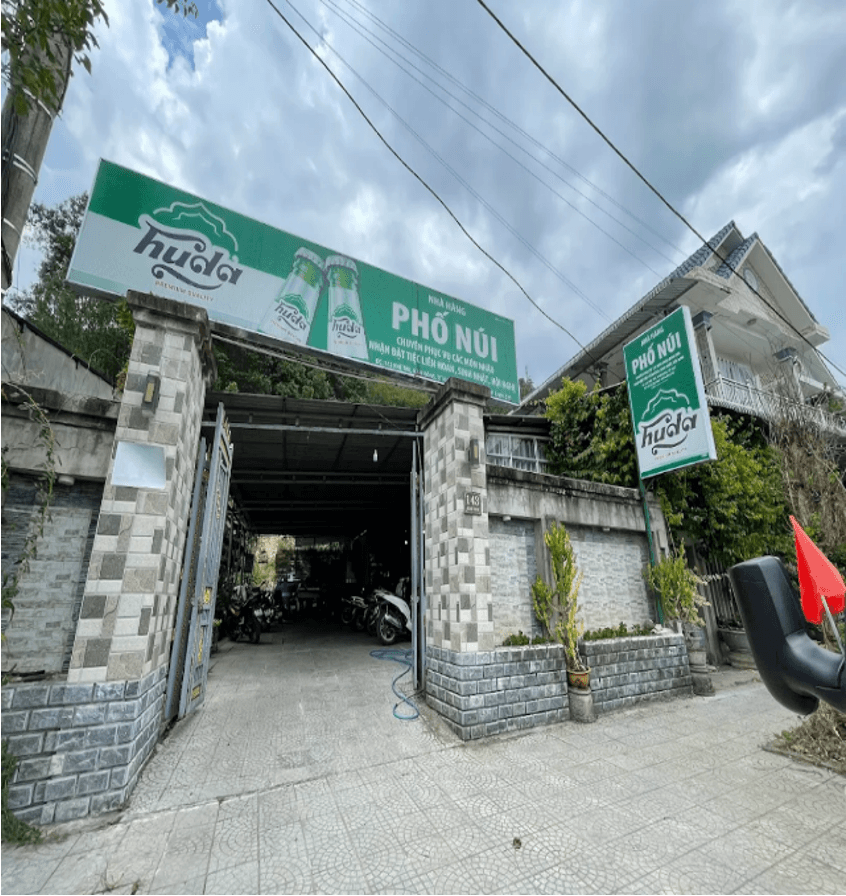 Nhà Hàng Phố Núi