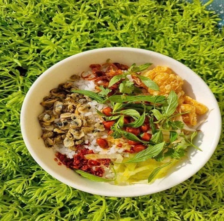 Cơm hến, bún hến Tâm
